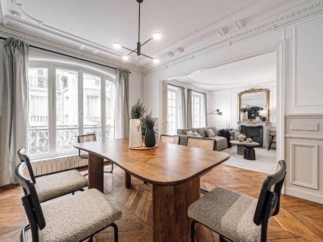 Lazare 3 rooms in Ternes, Paris Amsterdam Apartments for Rent