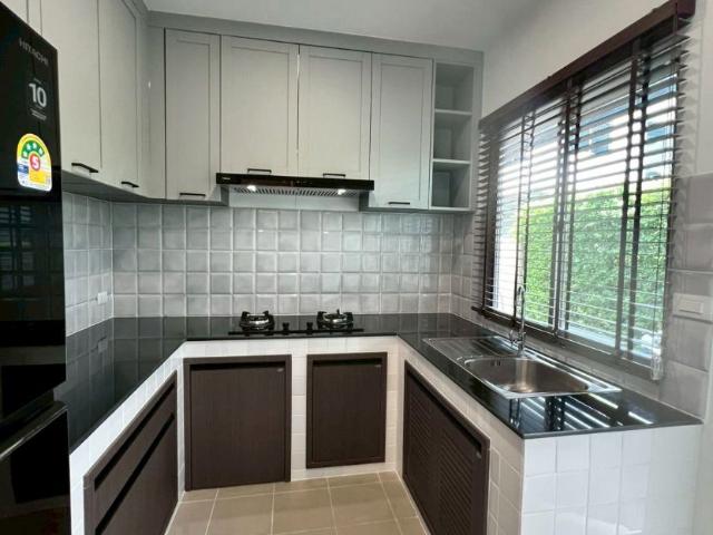 LB065 บ้านใหม่ตกแต่งครบ พร้อมเข้าอยู่ – Perfect Place แจ้งวัฒนะ 2 ทำเลเด่นโซนกรุงเทพตะวันตก ใกล้โรงเรียนนานาชาติและสิ่งอำนวยความสะดวกครบครัน
