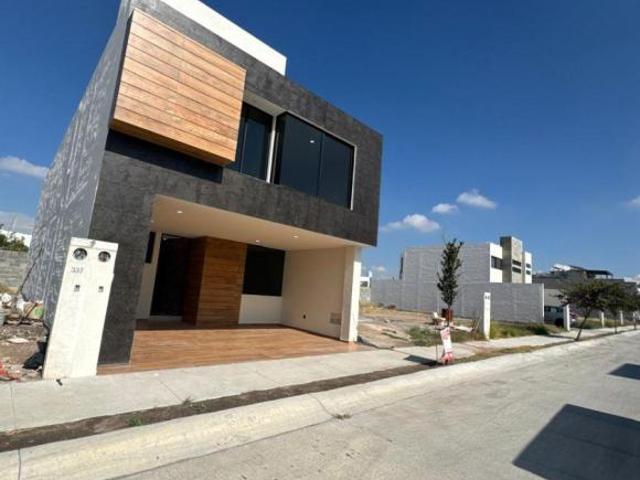 LDT Casa con 130 m² de superficie y 4 recámaras en venta en Fraccionamiento Rancho Santa Monica