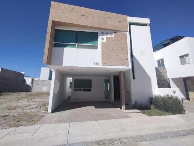 LDT CASA EN VENTA AL PONIENTE EN LORETTA I
