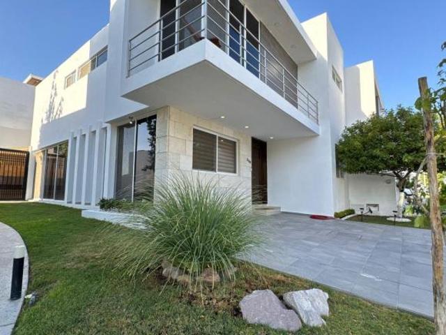 LDT CASA EN VENTA, EN TAHONA RESIDENCIAL, ENFRENTE DE LA CASA CLUB Y EN ESQUINA