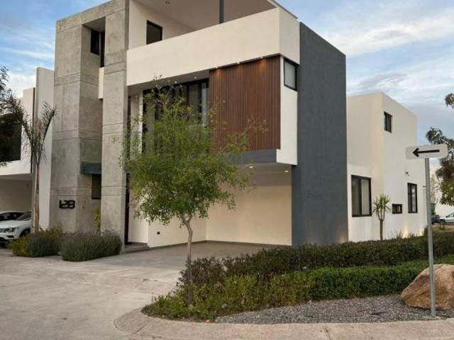 LDT Casa nueva con 250 m² superficie de terreno, 4 [dormitorios] en venta en Paseos Loretta