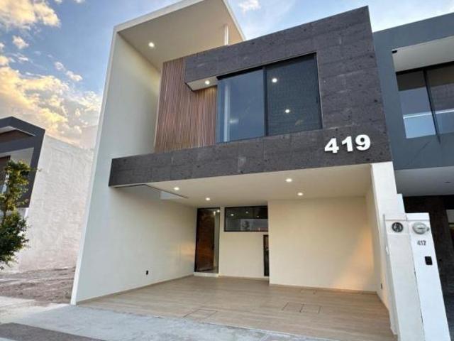 LDT CASA NUEVA EN VENTA EN VILANOVA RESIDENCIAL, AL SUR EN RANCHO SANTA MONICA