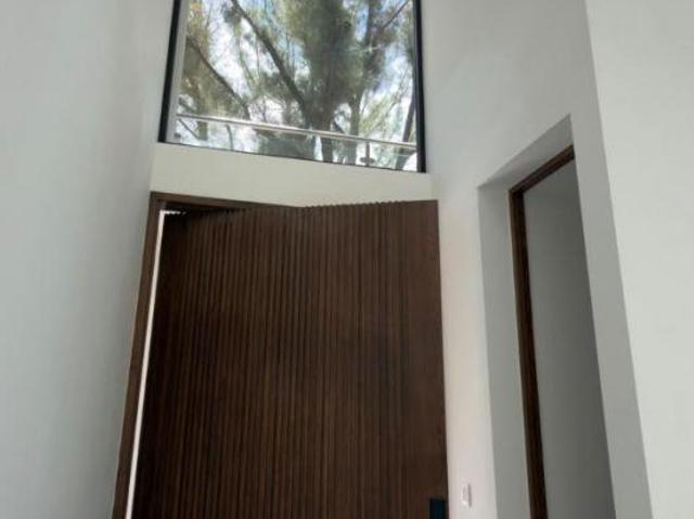 LDT CASA NUEVA EN VENTA EN ZONA DORADA DE AGUASCALIENTES EN PASEOS LORETTA!