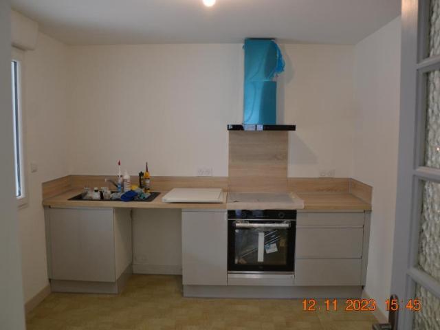 Le Teil: appartement F4 105 m² en location