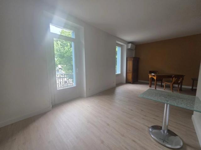 LE TEIL BEL APPARTEMENT T4 RÉNOVÉ