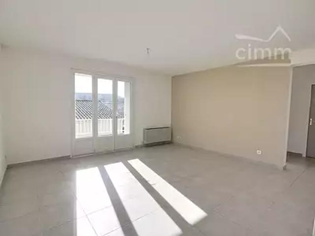 Le Teil 07400 Location appartement 4 pièces t4 au dernier étage