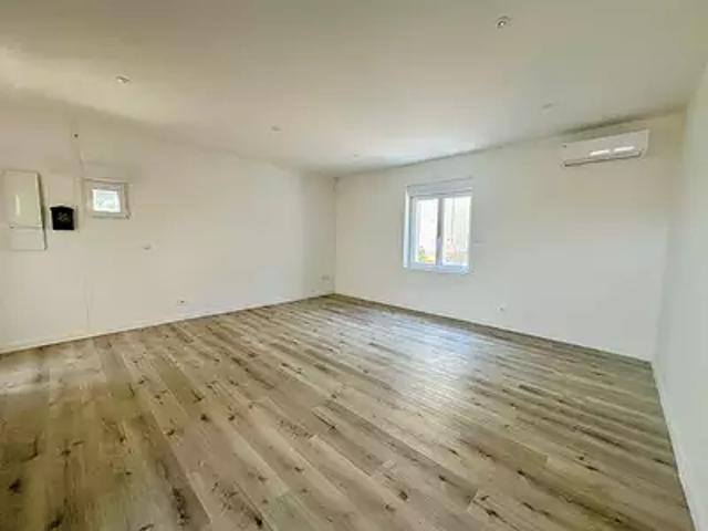Le Teil 07400 Location appartement 4 pièces t4 au dernier étage jardin