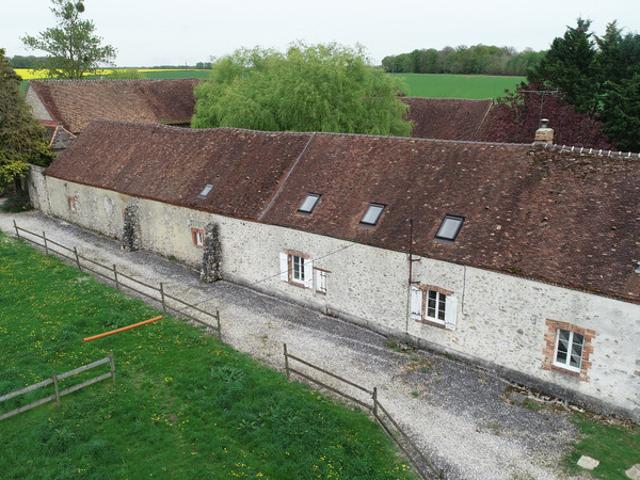 LE THOULT TROSNAY 51 Grand corps de ferme idéal évenementiel activité gîtes en place