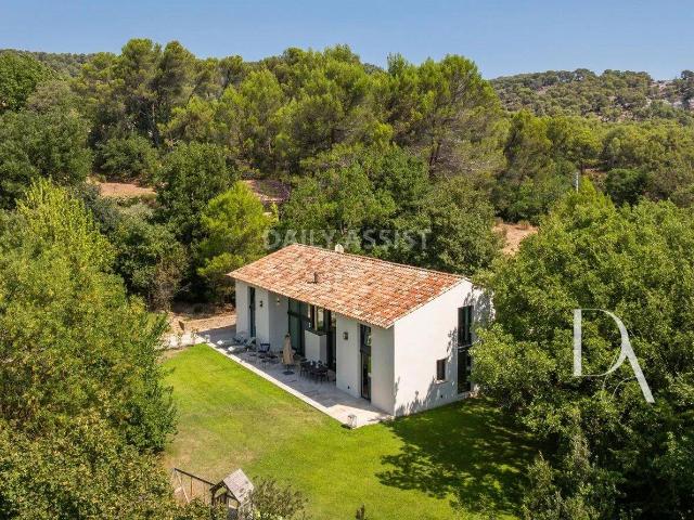 Le Tholonet – Villa de 220 m² au cœur d’un domaine privé et sécu