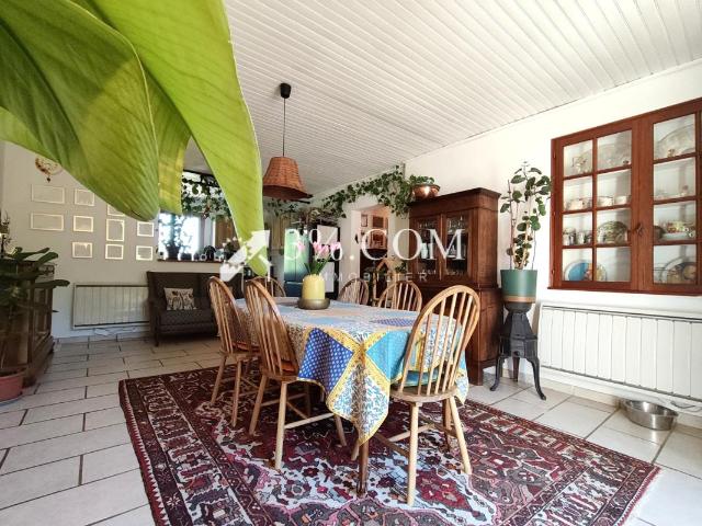 LE THORONET 83340 Villa piscine autonome en énergie, sur