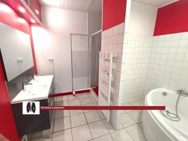 LE TOURNE Maison de ville 3 chambres à louer