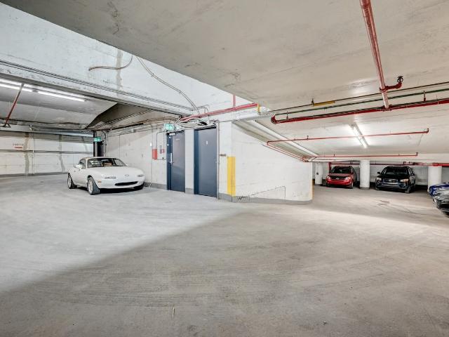 Le Vanguard 2 Bedroom Apartment for Rent at 2000 Rue Saint Marc, Montréal, QC H3H 2N9