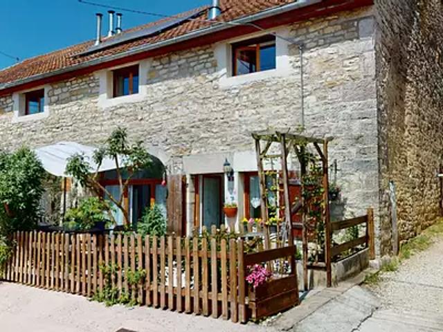 Le Val 25440 Achat / Vente maison 9 pièces t9 au dernier étage