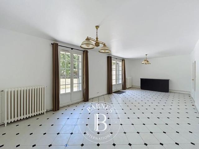 Le Vésinet, Maison 7 Chambres 191 m² en location