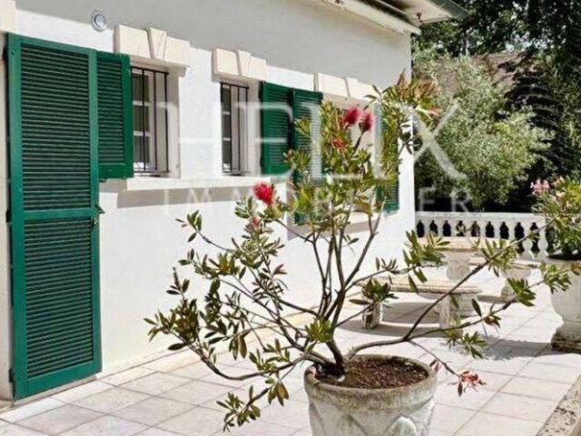 Le Vésinet Lac inférieur maison familiale, d’exception: espace,calme, verdure: 219 m² habitables, cinq chambres jardin paysager sans vis à vis 1500m