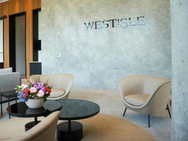Le Westisle 1 Bedroom Apartment for Rent at 880 Av Carson, Dorval, QC H9S 0B6