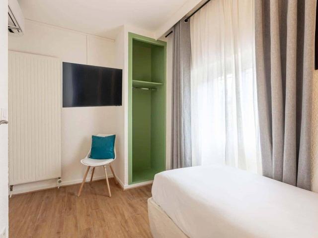 Le Bastille Single Room 308