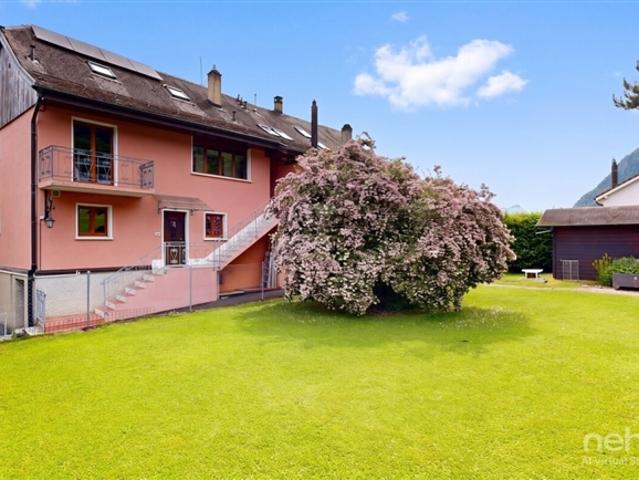Le Bouveret Mehrfamilienhaus – Dorfcharme und Aussicht