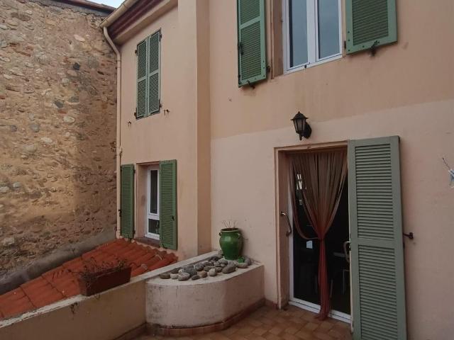 Le Boulou 66160 Découvrez ce charmant appartement à vend. 77m² Le Boulou