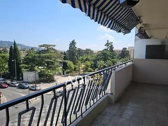 Le Cannet 06110 Location appartement 2 pièces t2 terrasse