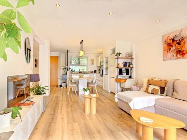 LE CANNET Europe à vendre appartement 2 pièces de 63 m2 avec. 63m² Le Cannet