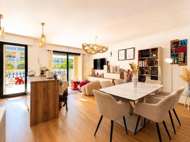 LE CANNET / T4 TRAVERSANT DE 95m² / JARDIN/ TERRASSE/ PISCINE/ CAVE/ BOX FERME