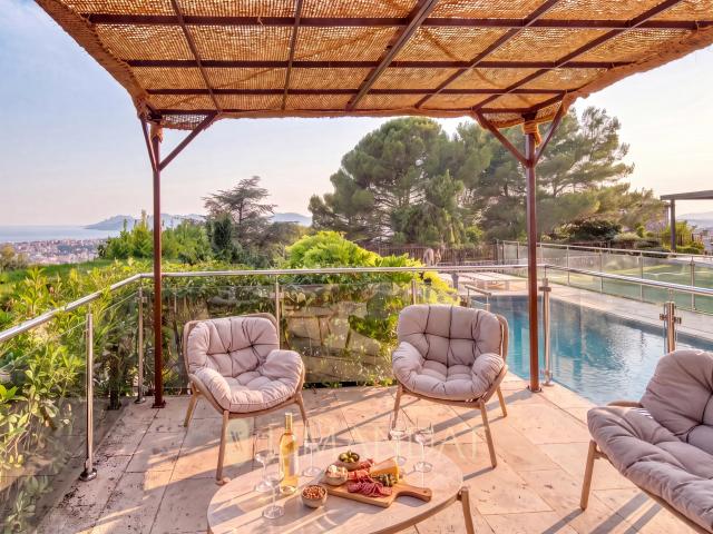 Le Cannet Villa 4 suites Vue Mer Piscine Dépendance