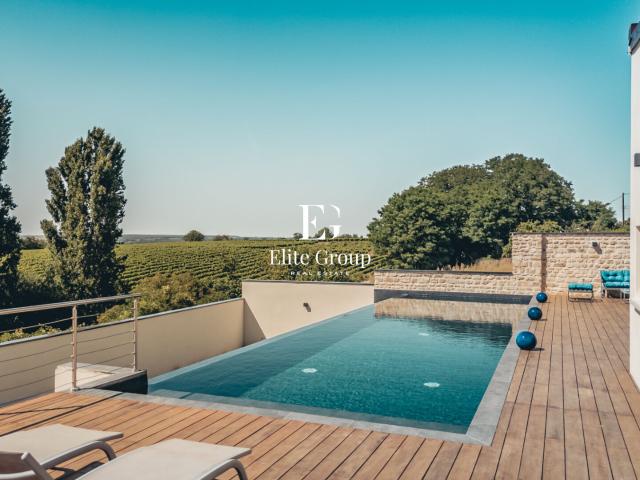 LE CALME DE LA CHARENTE, A 20 MINUTES D'ANGOULEME PROPRIETE EN PIERRE AVEC PISCINE A DEBORDEMENT