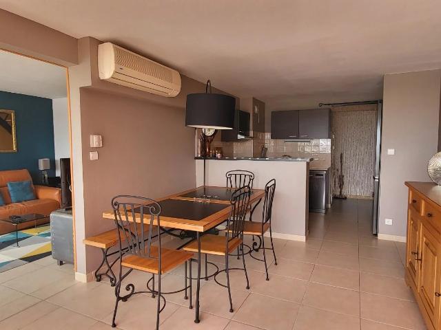 A Vendre Le Cap d'Agde 34300 Quai St Martin 'le Matago' vue Port