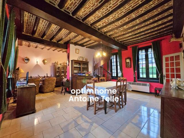 Le Cateau Maison semi individuelle à double accès avec garage, devanture & jardin clos sur 960m²