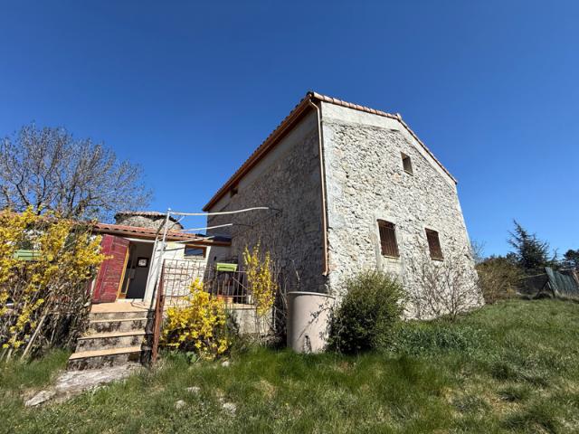 LE CAYLAR Maison de charme 146m2 en pierre avec moulin res