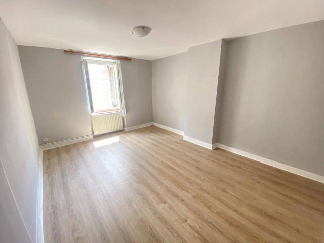 Le Central Maison de village à louer 650 €/mois +10€charges
