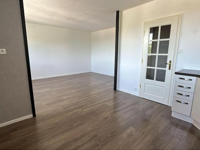 Le Chambon Feugerolles rue Michelet, dans copropriété de bon.