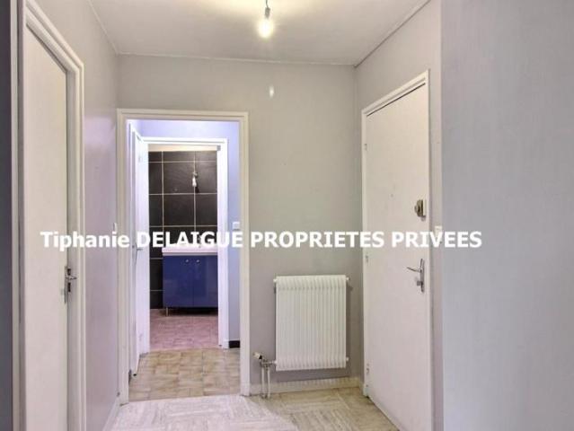 Le Chambon Feugerolles 42500 appartement de 87m² 2 chambres au 3ème étage sur 3, CAVE ET GARAGE