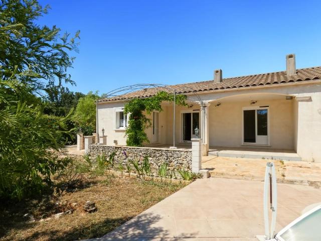 Le charme à la campagne, Maison plain pied 133 m2, Terrain 1. 133m² Lussan