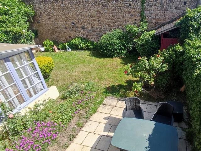 Le charme authentique de l'ancien et un vrai potentiel de vi. 225m² Saint Loup Lamairé