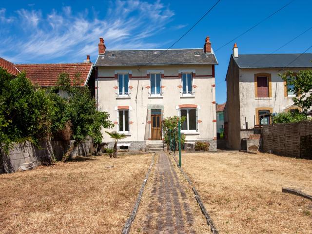 Le charme de l'ancien à révéler 71m² Guéret