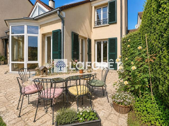 Le charme d'une grande maison familiale baignée de lumière 168m² Feucherolles