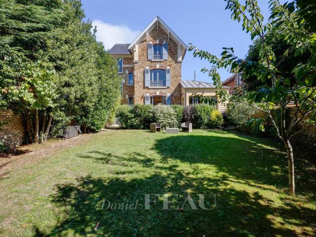 Le Chesnay Plateau Saint Antoine Maison 6 chambres avec ja. 227m² Le chesnay rocquencourt