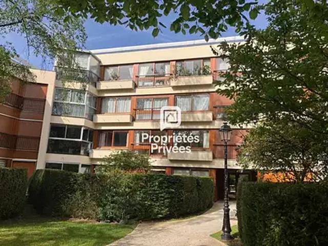 Le Chesnay Rocquencourt 78150 Achat / Vente appartement 5 pièces t5 piscine