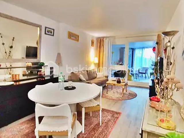 Le Chesnay Rocquencourt 78150 Achat / Vente appartement 2 pièces t2 piscine terrasse