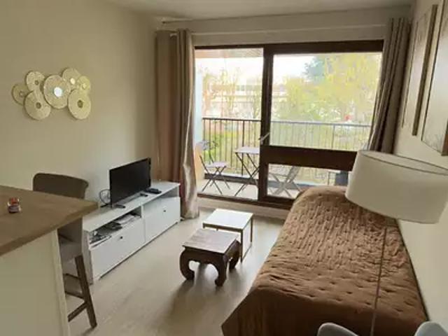 Le Chesnay Rocquencourt 78150 Location appartement 1 pièce t1 au dernier étage