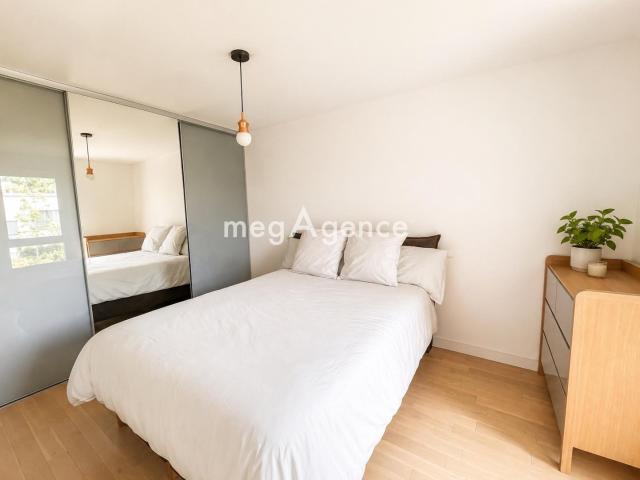 LE CHESNAY – SUPERBE 2 PIÈCES MEUBLÉ AVEC BALCON ET PARKING – TOUTES CHARGES COMPRISES
