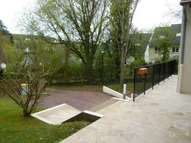 Le confort familial au cœur d’une vaste maison 7 pièces rénovée