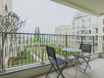 Le Coleman Moderne, Balcon, near metro 7