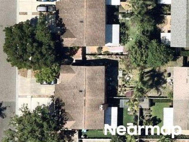 Le Clare Shores Dr