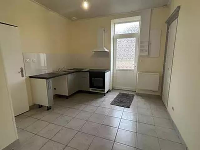Le Creusot 71200 Location appartement 1 pièce t1 au dernier étage cave