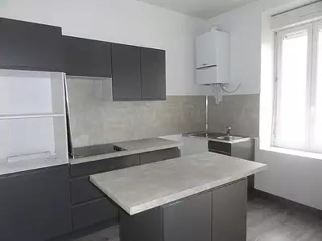 Le Creusot 71200 Location appartement 2 pièces t2 au dernier étage cave