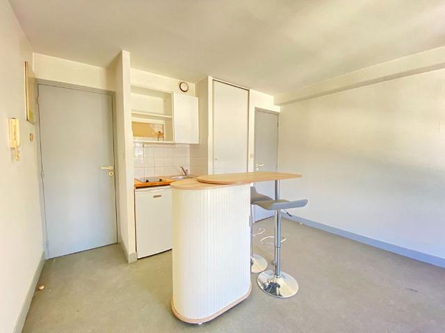 LE DUPLEX Location Appartement poitiers: 20.82 m2